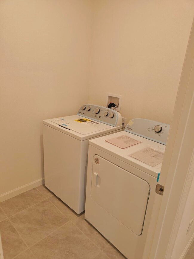 Building Photo - 6694 Topaz Dr