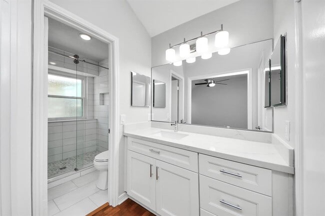 Building Photo - 12407 Meadow Ridge Dr