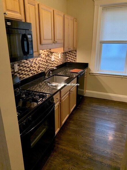 Primary Photo - 328 Huntington Ave