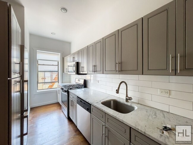 Building Photo - 410 Eastern Pkwy