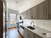 Building Photo - Crown Heights /Spacious Sunlit 2-Bed 1-Bat...