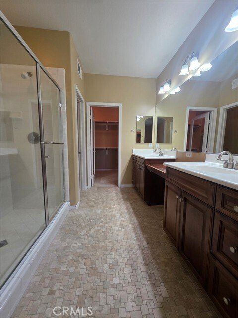 Building Photo - 71 Wonderland