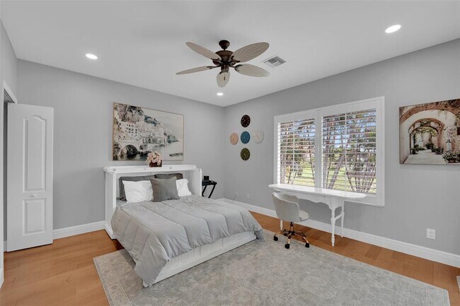 Building Photo - 2436 Deborah Dr