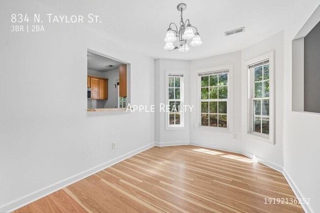 Building Photo - 834 N Taylor St