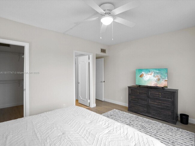 Building Photo - 1481 S Ocean Blvd
