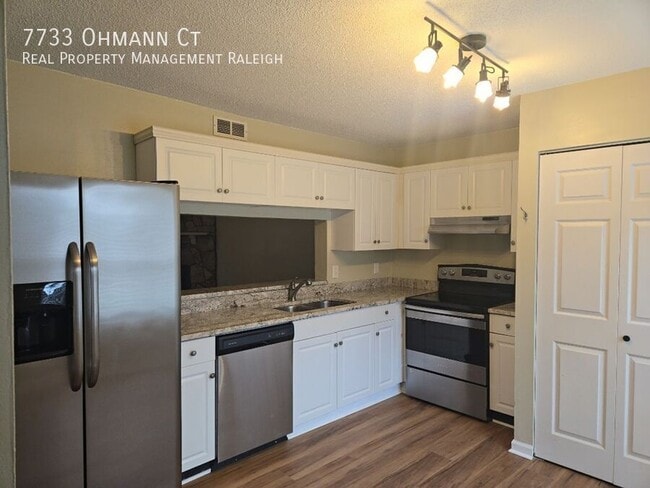 Building Photo - 7733 Ohmann Ct