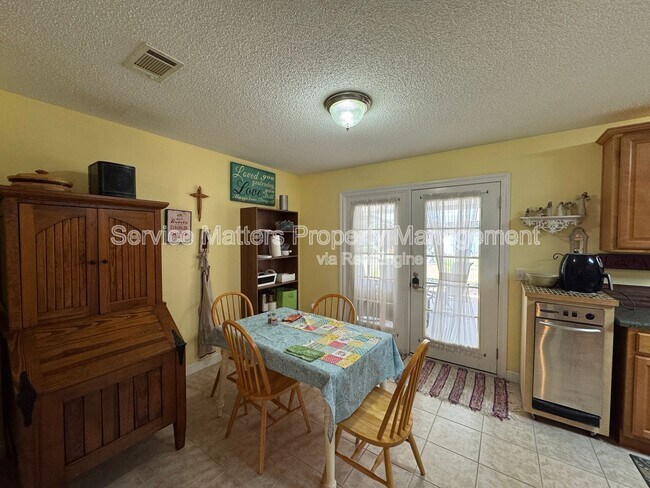 Building Photo - 6277 Pansy Dr