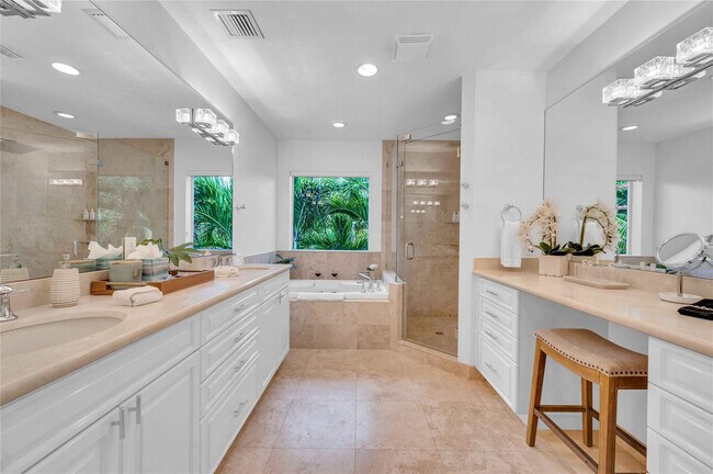 Building Photo - 3315 NE 17th St