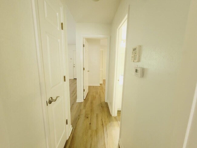 Building Photo - 2939 Par Ln