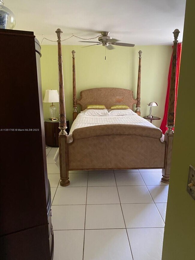 Building Photo - 5880 Collins Ave