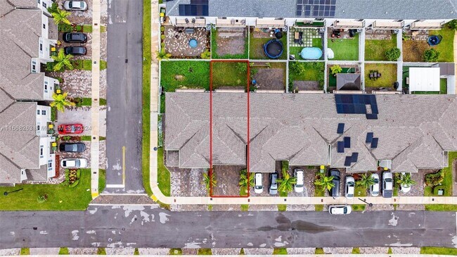 Building Photo - 765 SE 19th St