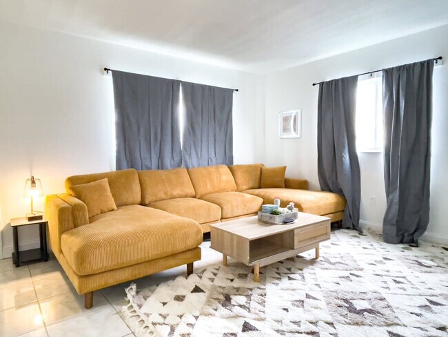 Building Photo - 505 Fillmore Ave