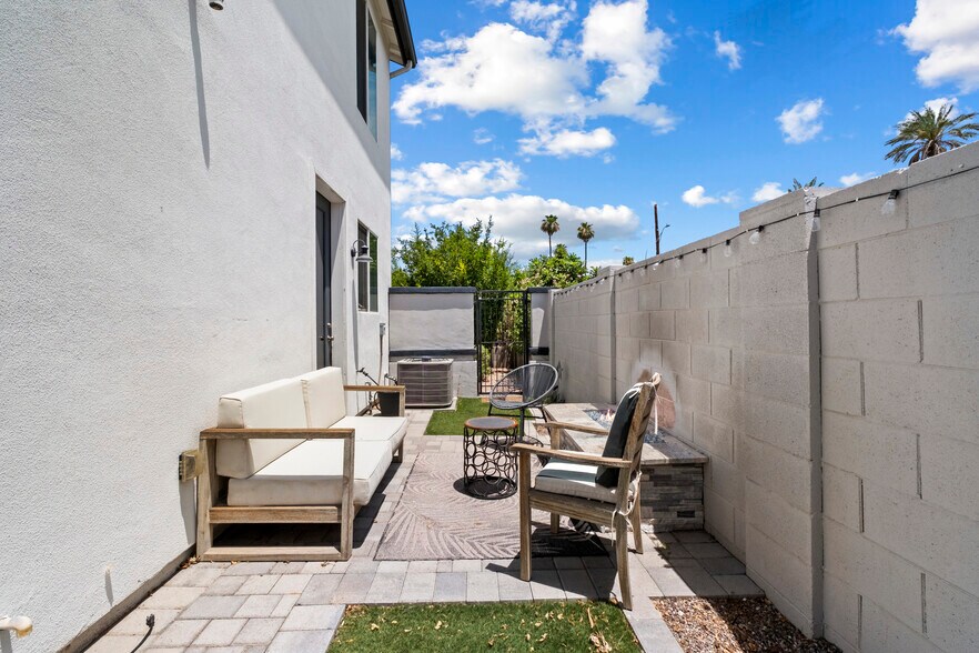 Building Photo - 3030 N 38th St