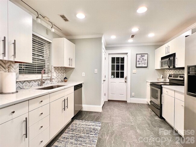 Building Photo - 4638 Murrayhill Rd