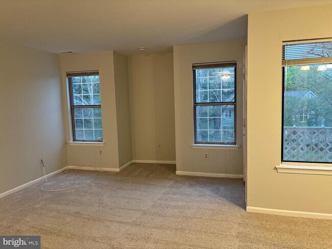 Building Photo - 1807 Diamond Dr