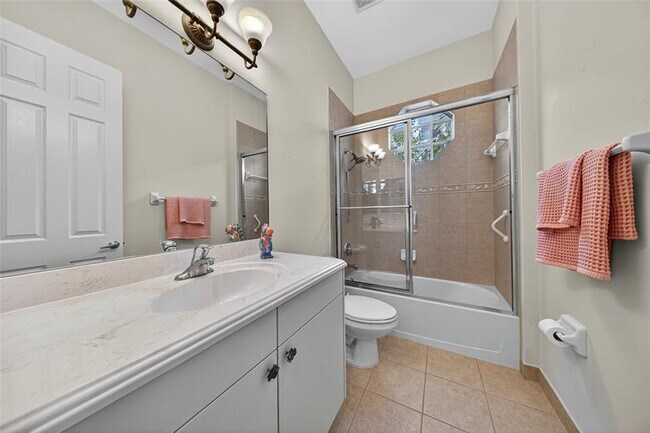 Building Photo - South Florida Excellent Rental - 1 month FREE!!!