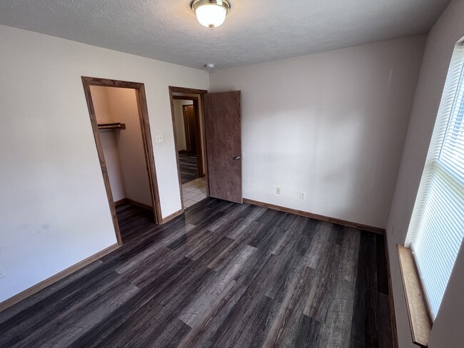 Building Photo - 40 Marie Ln