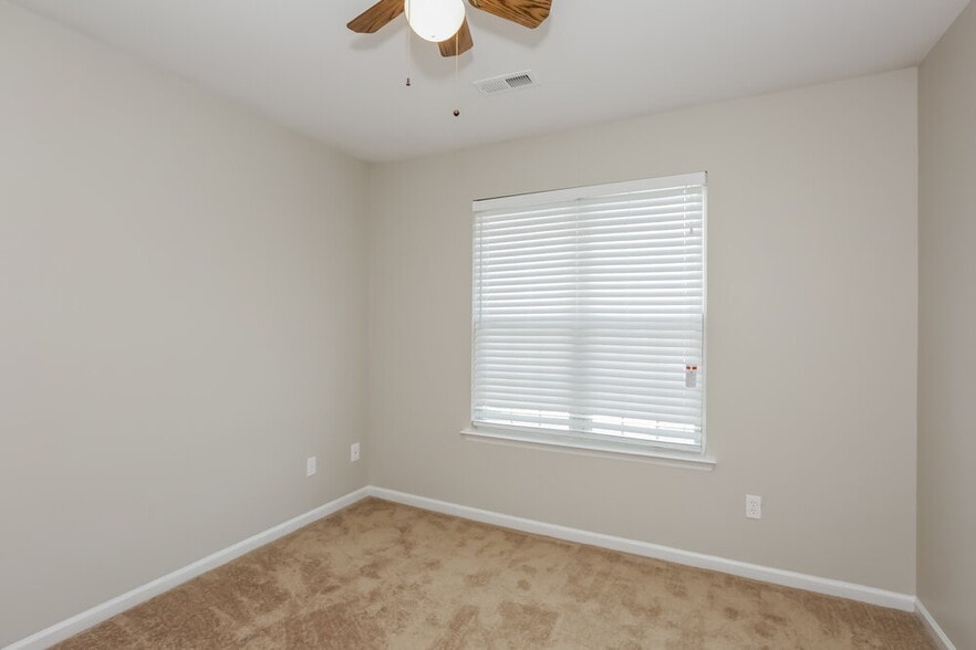 Building Photo - 1702 Cottage Creek Rd