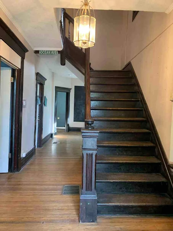 Building Photo - 365 E 15th Ave