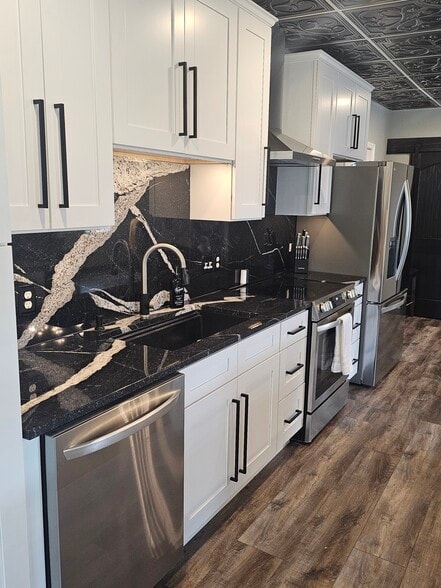 Building Photo - 223 Main St