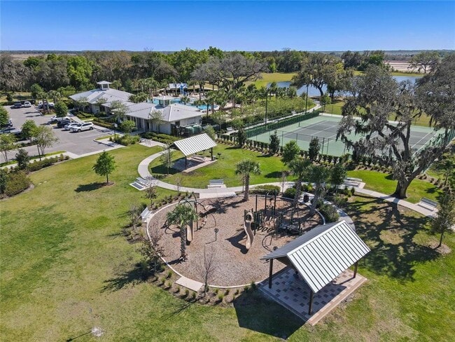 Building Photo - 1941 Summer Serenity Dr