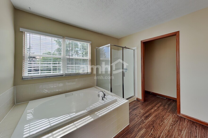 Building Photo - 12400 Bentwood Farms Dr