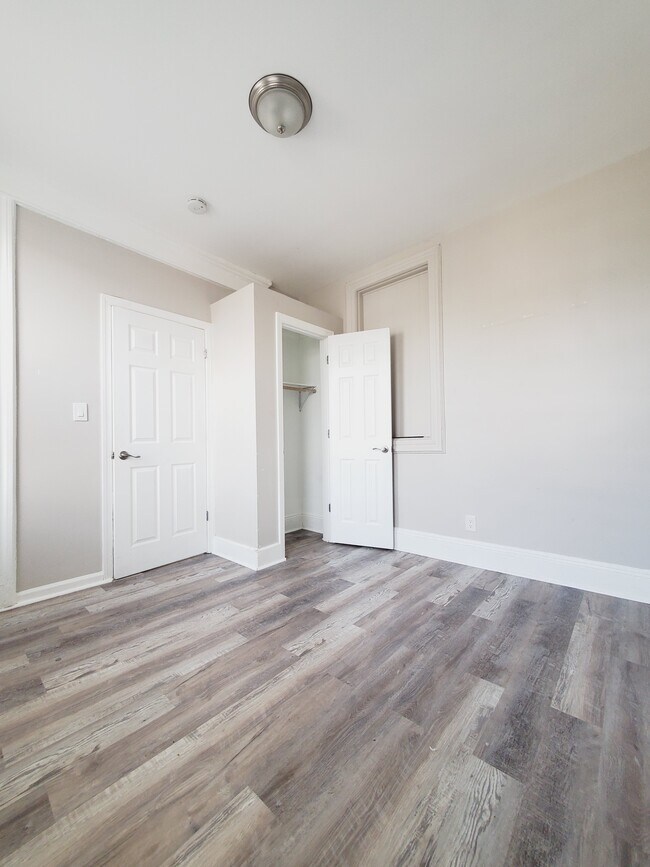 293 Griffith St 7 - 295 Griffith St