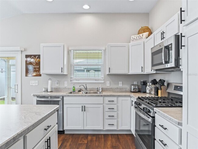 Building Photo - 449 Gilson Loop