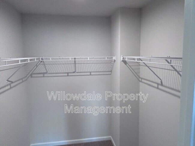 Building Photo - 11 Hunting Wood Dr
