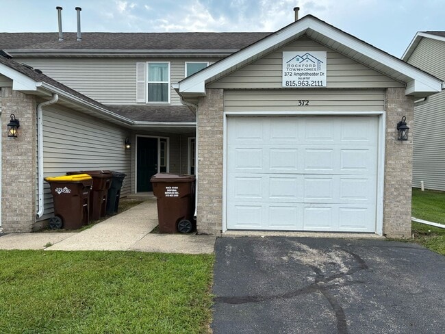 Building Photo - 372 Amphitheater Dr