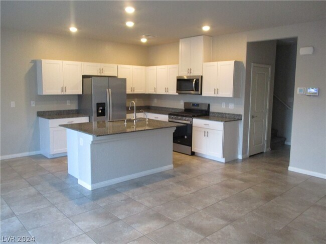 Building Photo - 7448 Red Plumeria Ave
