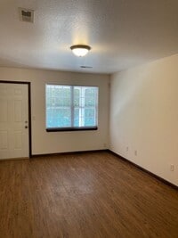 Building Photo - 1729 Louise Dr SE