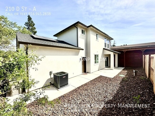 Building Photo - 210 D St