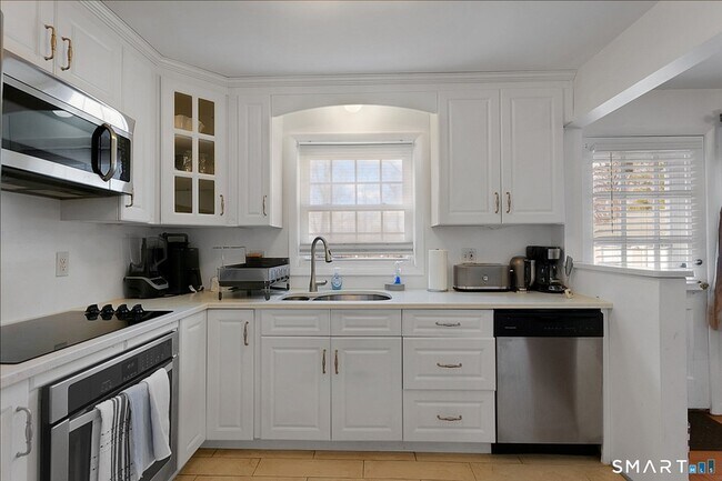 Building Photo - 44 Garden St