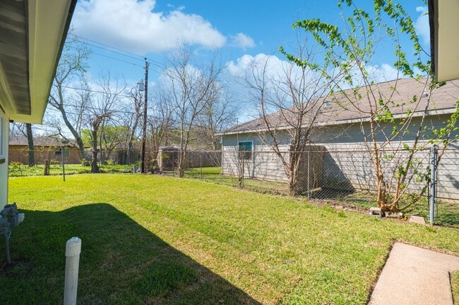 Building Photo - 3538 Cork Dr
