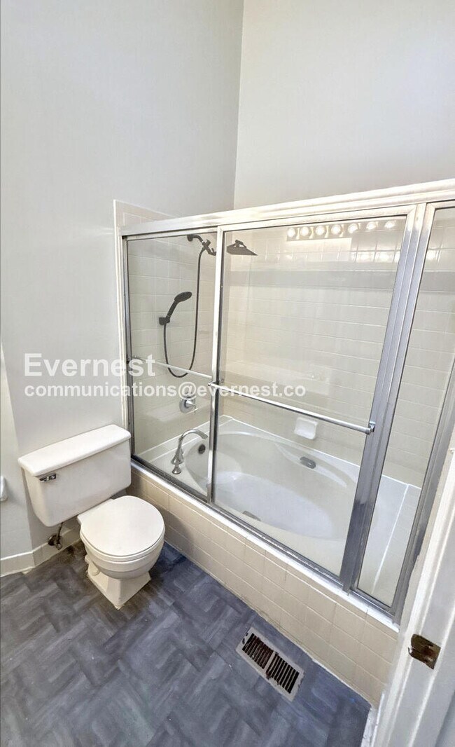 Building Photo - 4376 Maryland Ave