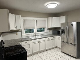 Building Photo - 1909 2nd Ave SW