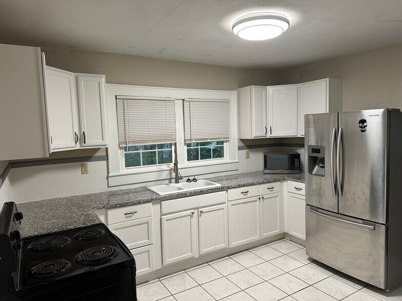 Primary Photo - 1909 2nd Ave SW