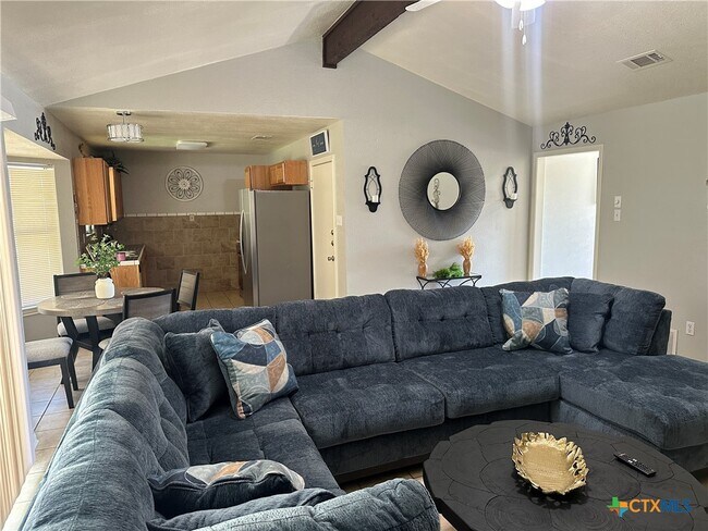 Primary Photo - 3006 Persimmon Dr