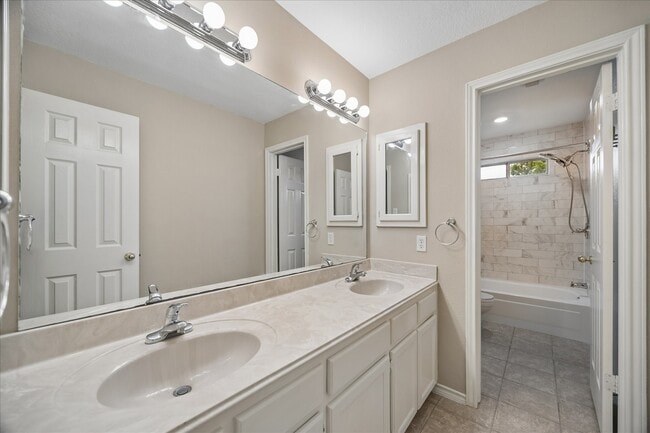 Building Photo - 16715 Colony Terrace Dr