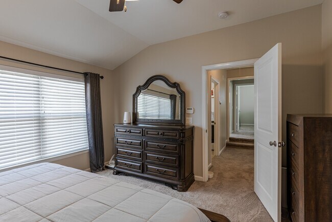 Building Photo - 5208 Petty St