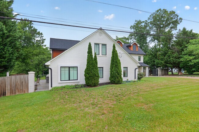 Building Photo - 7818 Leland Rd