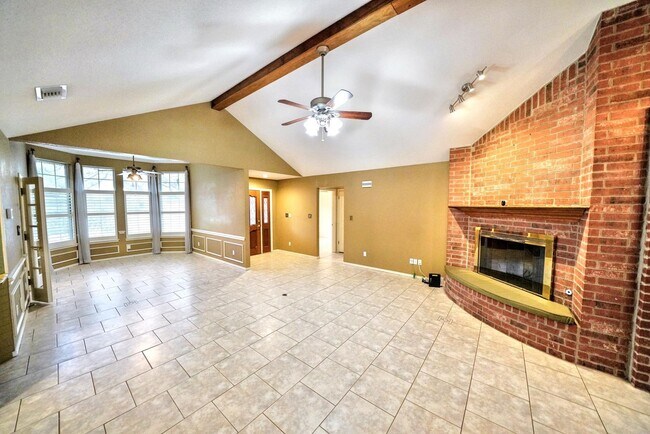 Building Photo - Executive Home in Greenshire with Luxurious Updates and Spacious Outdoor Living - Agent Commissio...