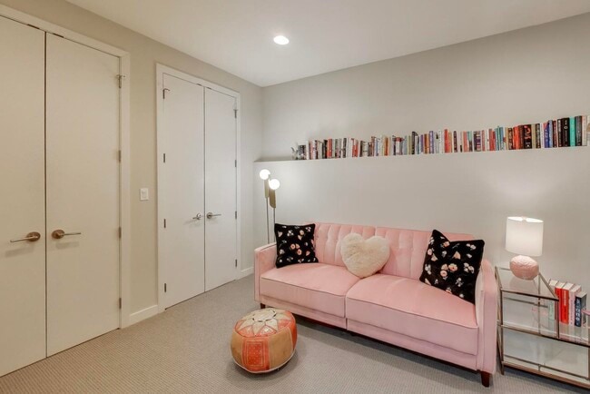 Building Photo - 1632 W Ohio St