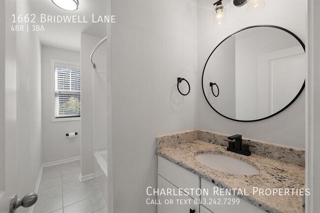 Building Photo - 1662 Bridwell Ln