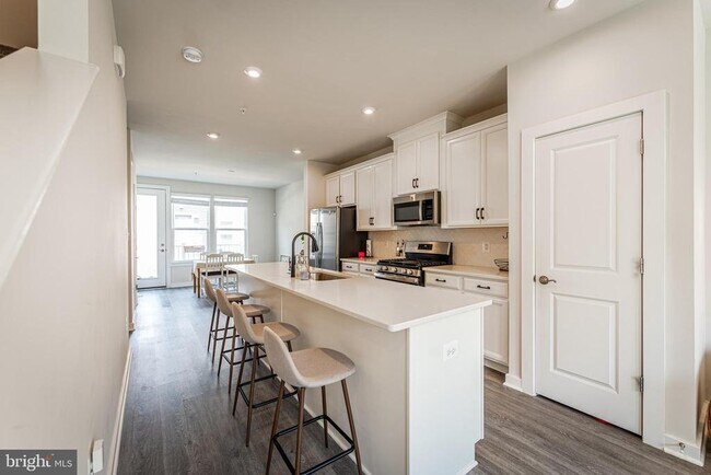 Building Photo - 2503 Emerald Branch Dr