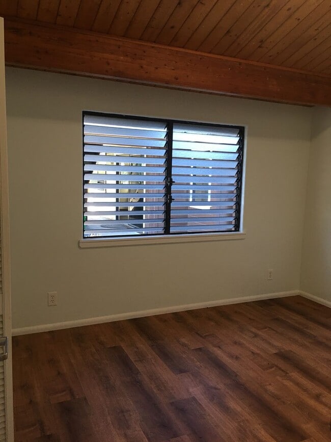 Building Photo - Private Home in Kea'au Ag Lots Subdivision