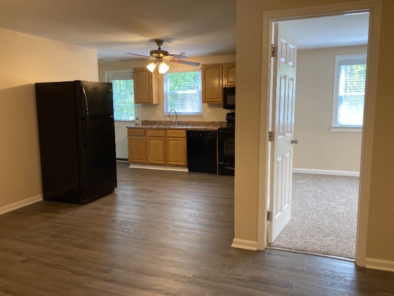 Building Photo - 309 Blade St