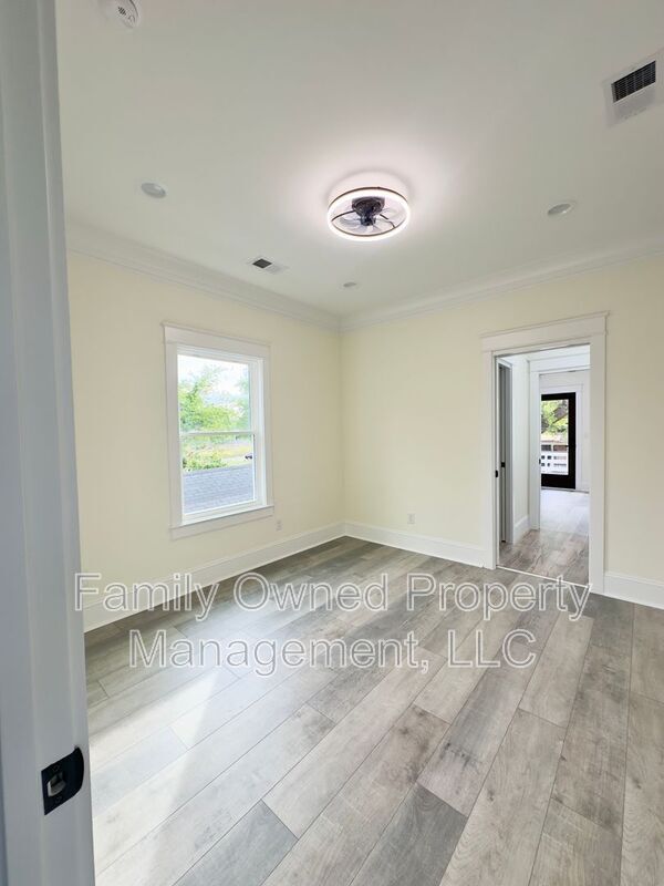 Building Photo - 2245 Fillmore St