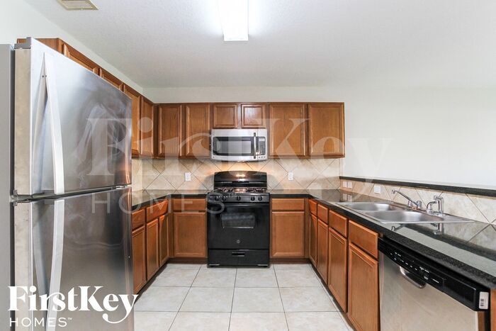 Building Photo - 9885 Hyacinth Way